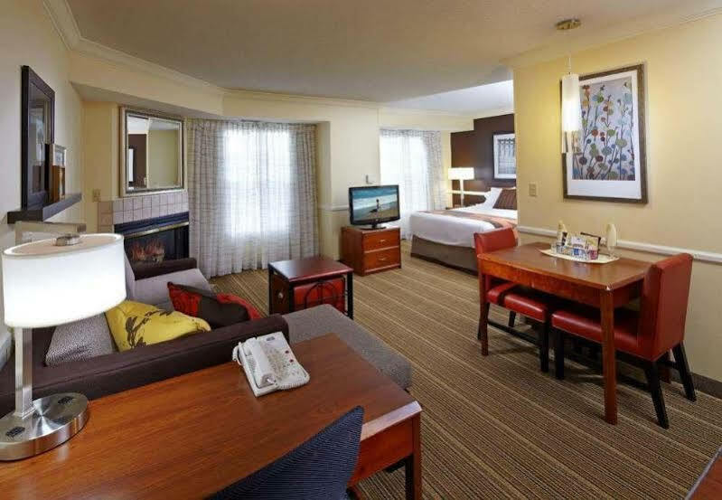Residence Inn By Marriott State College Exteriör bild